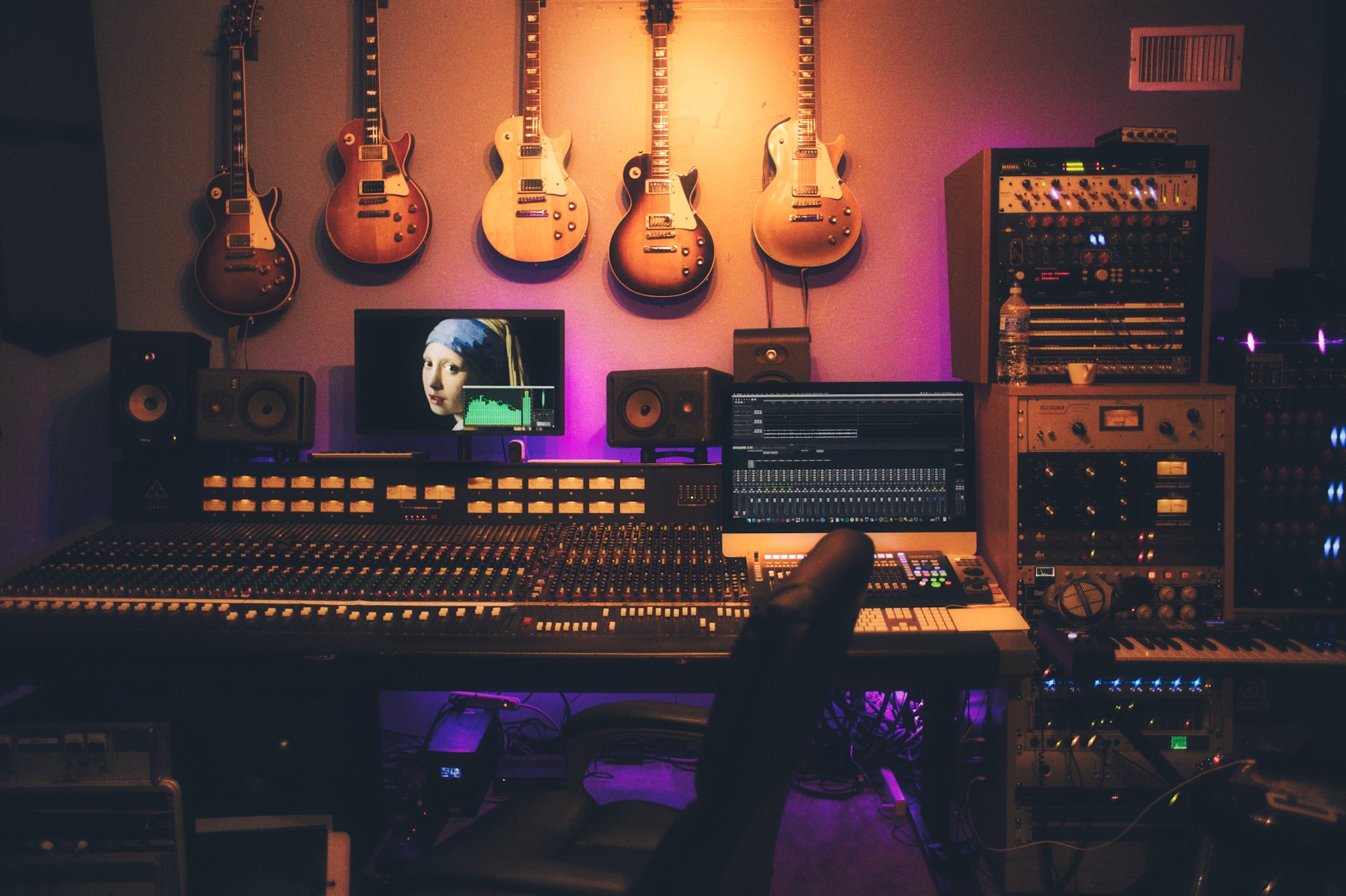 Microphone and audio equipment in a recording studio